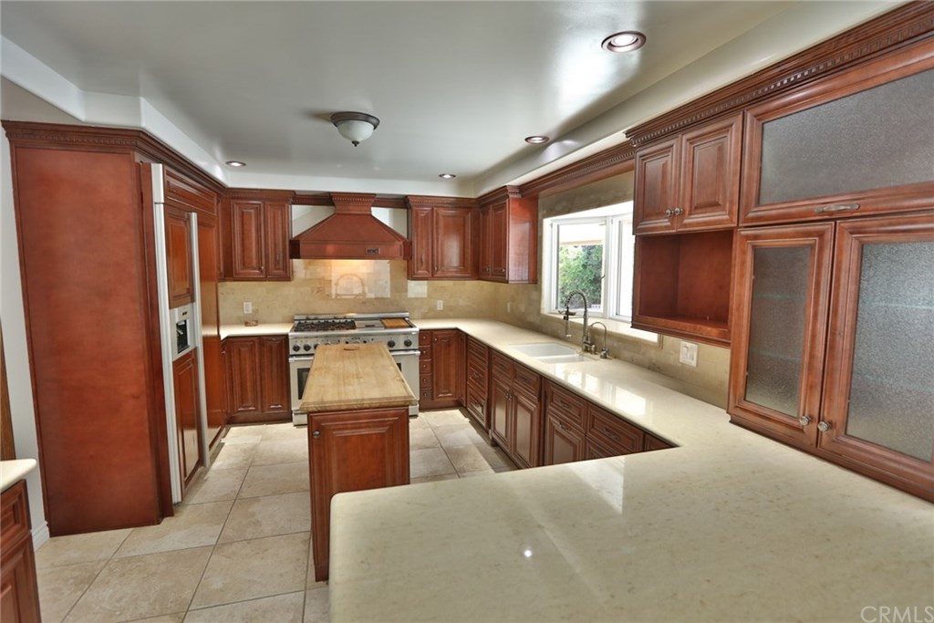 7830 Elden Avenue Whittier, CA 90602 - Photo 13 of 34 Kitchen