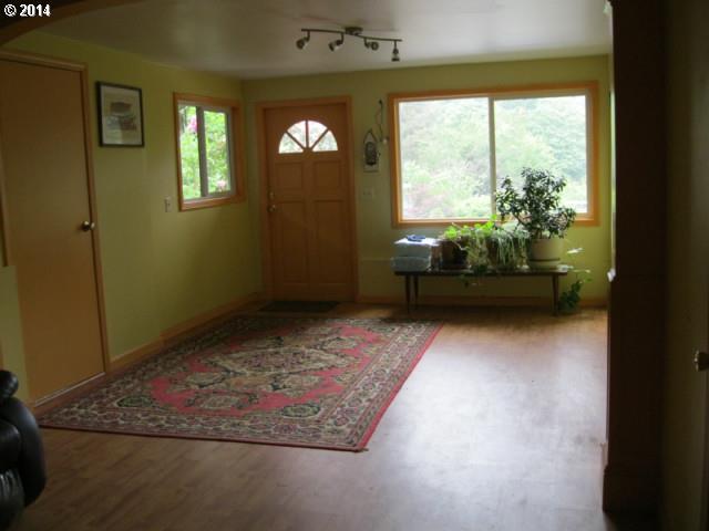 1722 Southwest Miles Street Portland, OR 97219 - Photo 12 of 14 Gallery Image 12