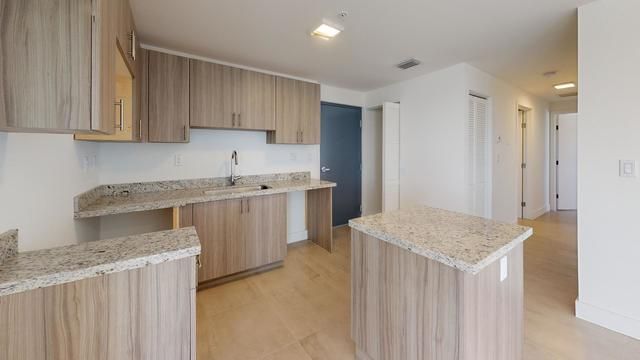 $2,100 | 6001 West Flagler Street, Unit 301, Miami, FL 33144