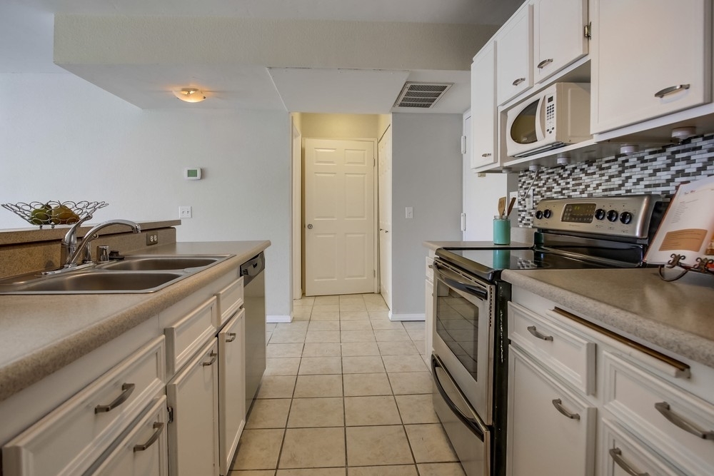 6111 Rancho Mission Road, Unit 309 San Diego, CA 92108 - Photo 3 of 21 Gallery Image 3