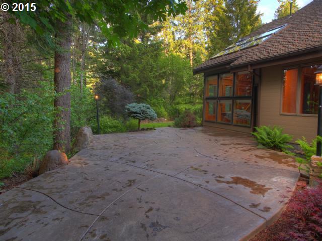 92 Osterman Road White Salmon, WA 98672 - Photo 3 of 11 Gallery Image 3