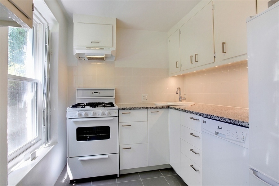 244 East 5th Street, Unit 3 Manhattan, NY 10003 - Photo 3 of 5