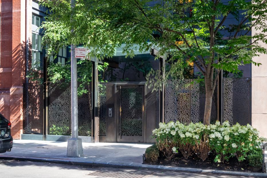 215 Sullivan St, Manhattan, NY 10012 - Photo 2 of 6