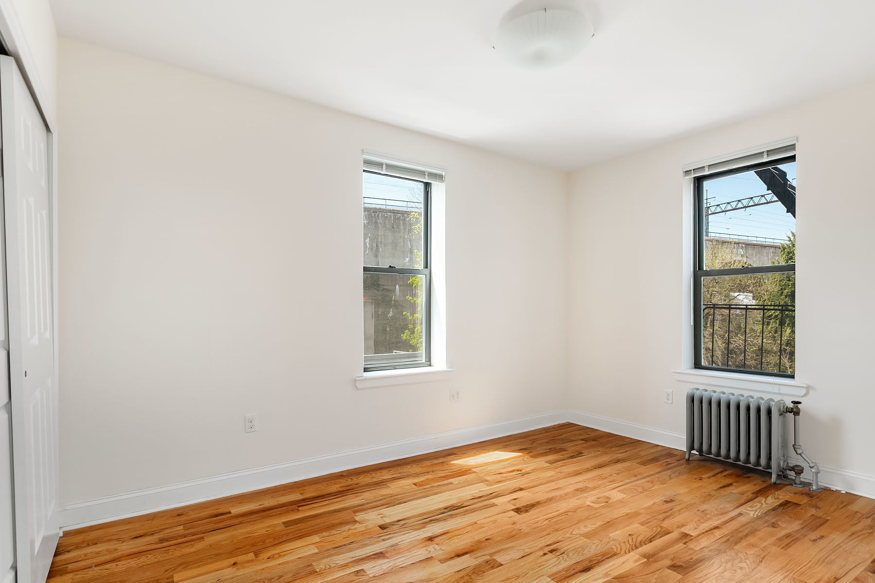22-46 31st Street, Unit 3A Queens, NY 11105 - Photo 3 of 5