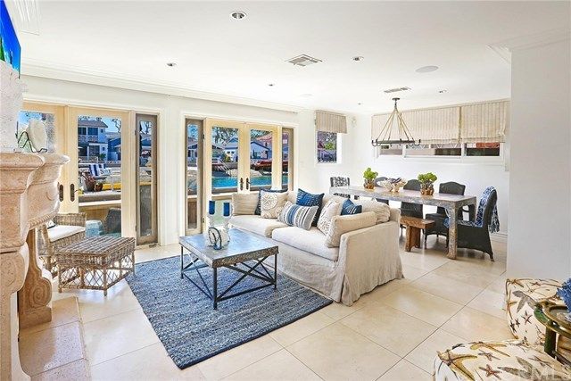 $2,900,000 | 208 Grand Canal, Newport Beach, CA 92662