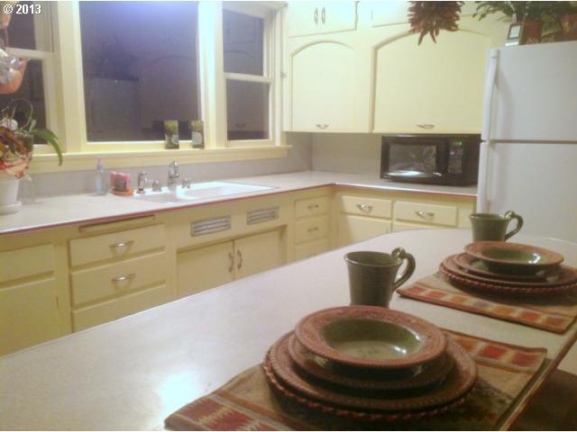 3372 Carnes Road Roseburg, OR 97471 - Photo 10 of 20 Gallery Image 10
