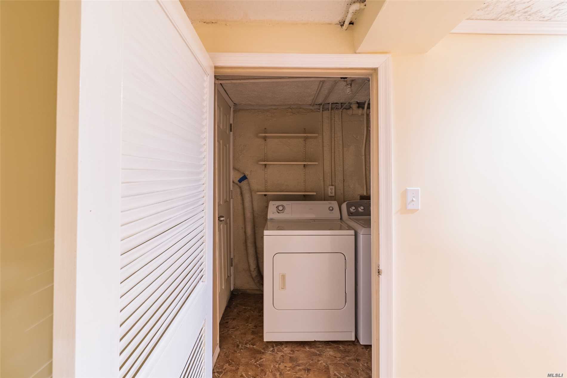 39 Boulevard Queens, NY 11357 - Photo 13 of 20