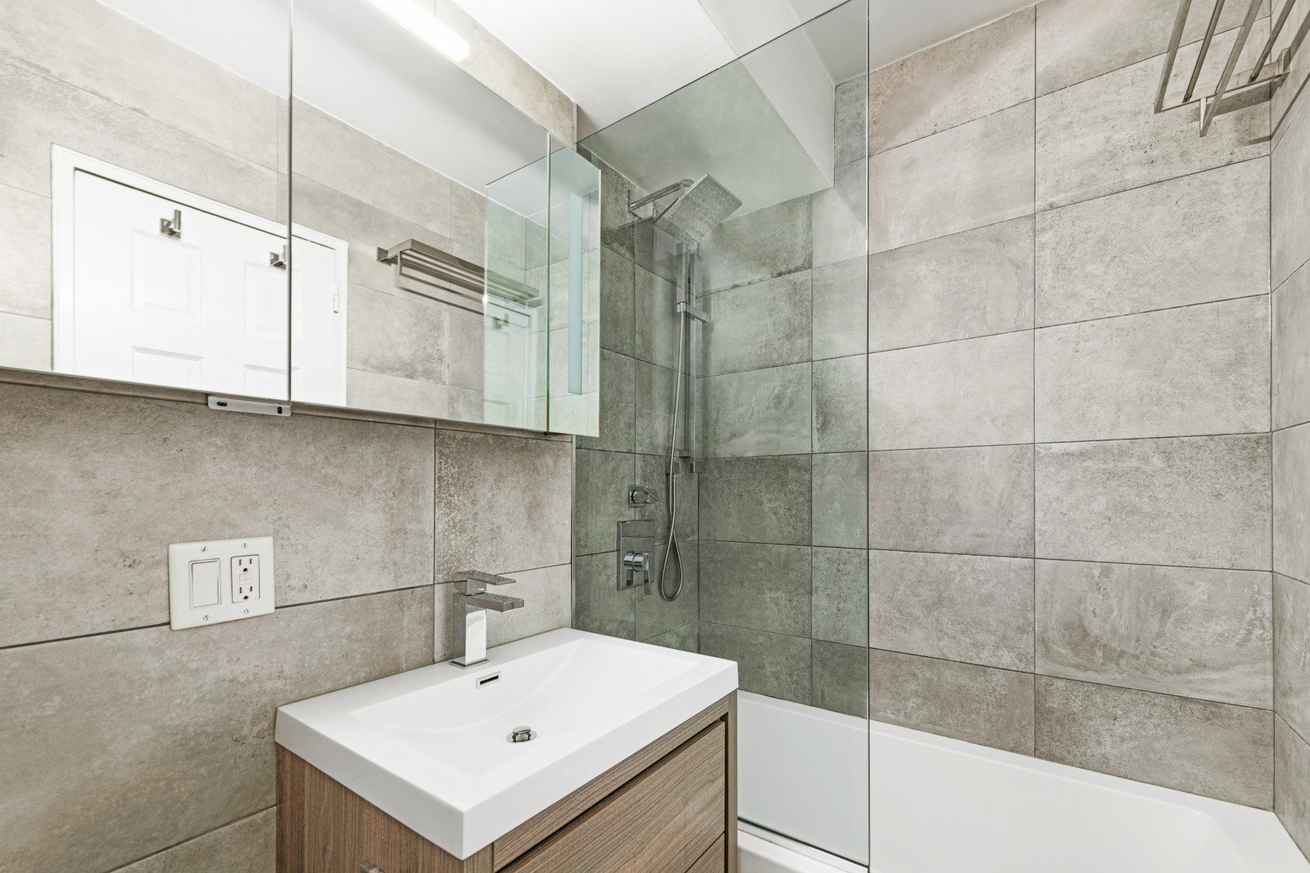 301 East 63rd Street, Unit 9A Manhattan, NY 10065 - Photo 8 of 12