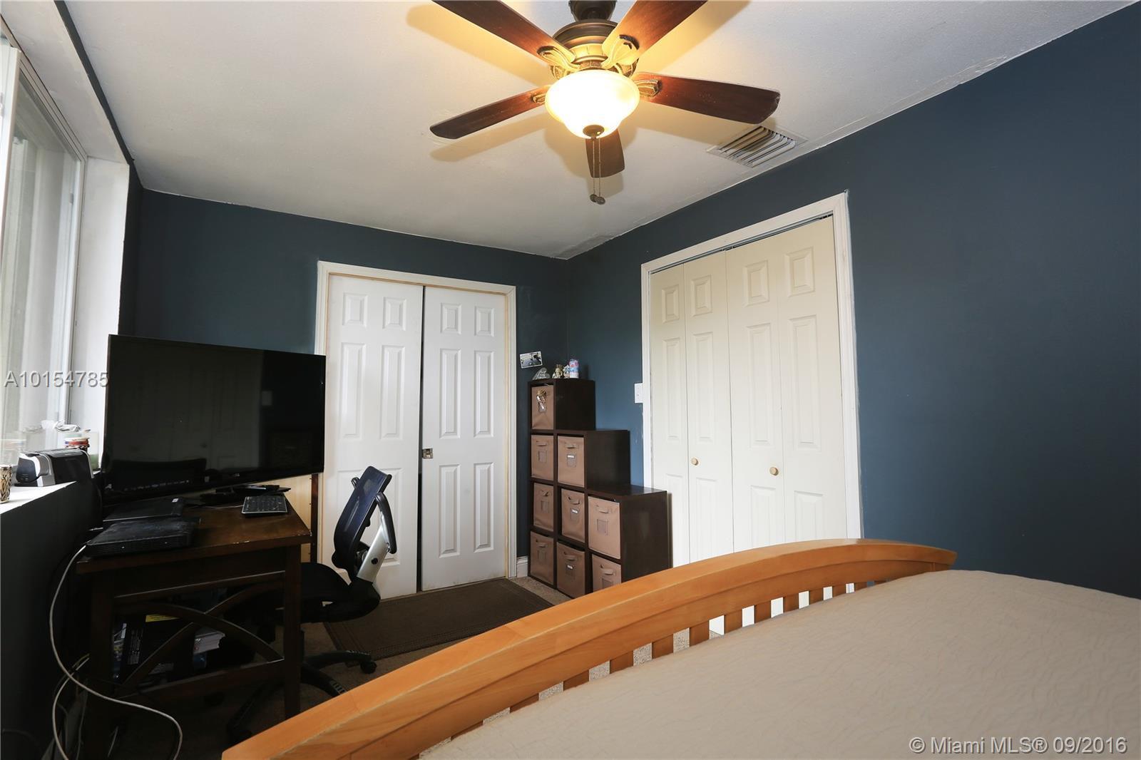 2123 Funston Street Hollywood, FL 33020 - Photo 9 of 13