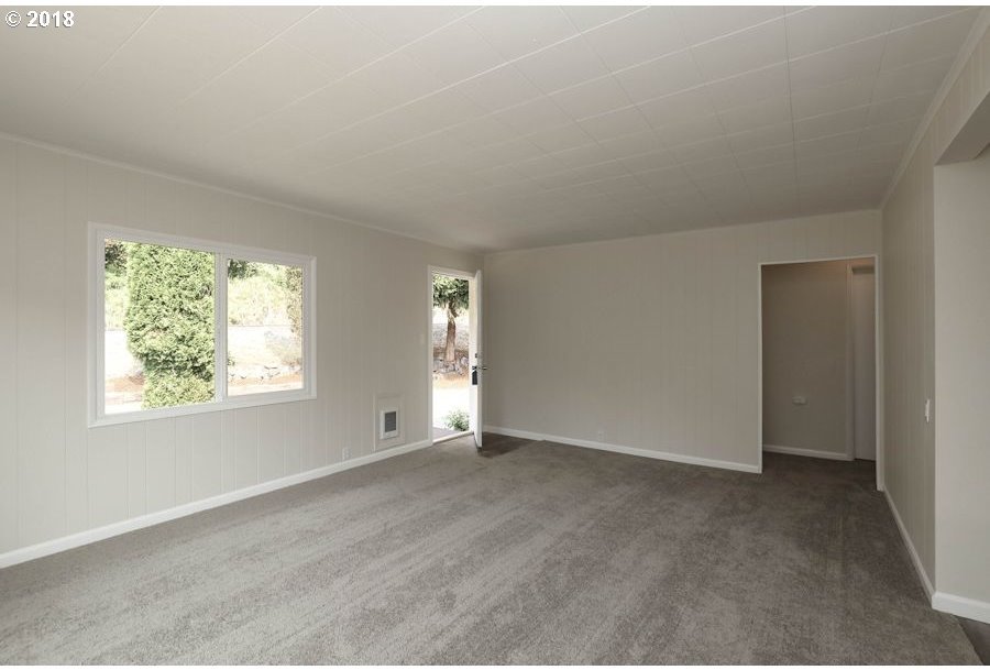 5037 Pacific Terrace Longview, WA 98632 - Photo 6 of 13