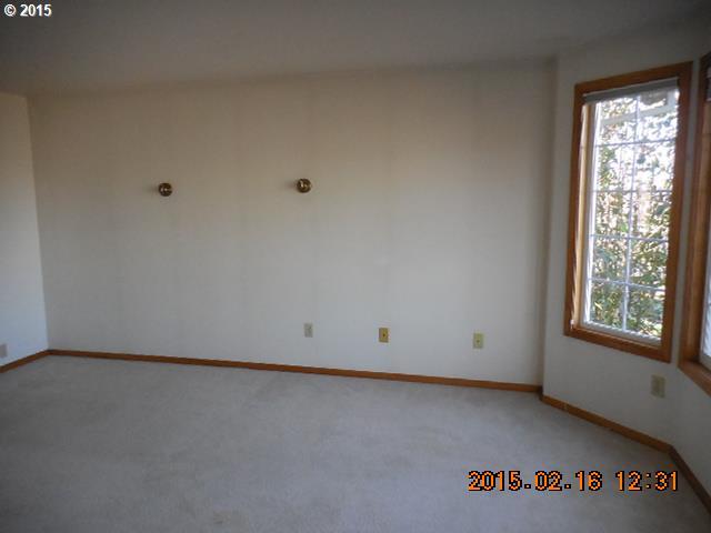 21498 Southwest Jay Street Aloha, OR 97003 - Photo 7 of 12