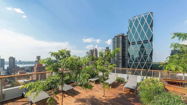 $1,365,000 | 301 West 53rd Street, Unit 17B | Hell's Kitchen