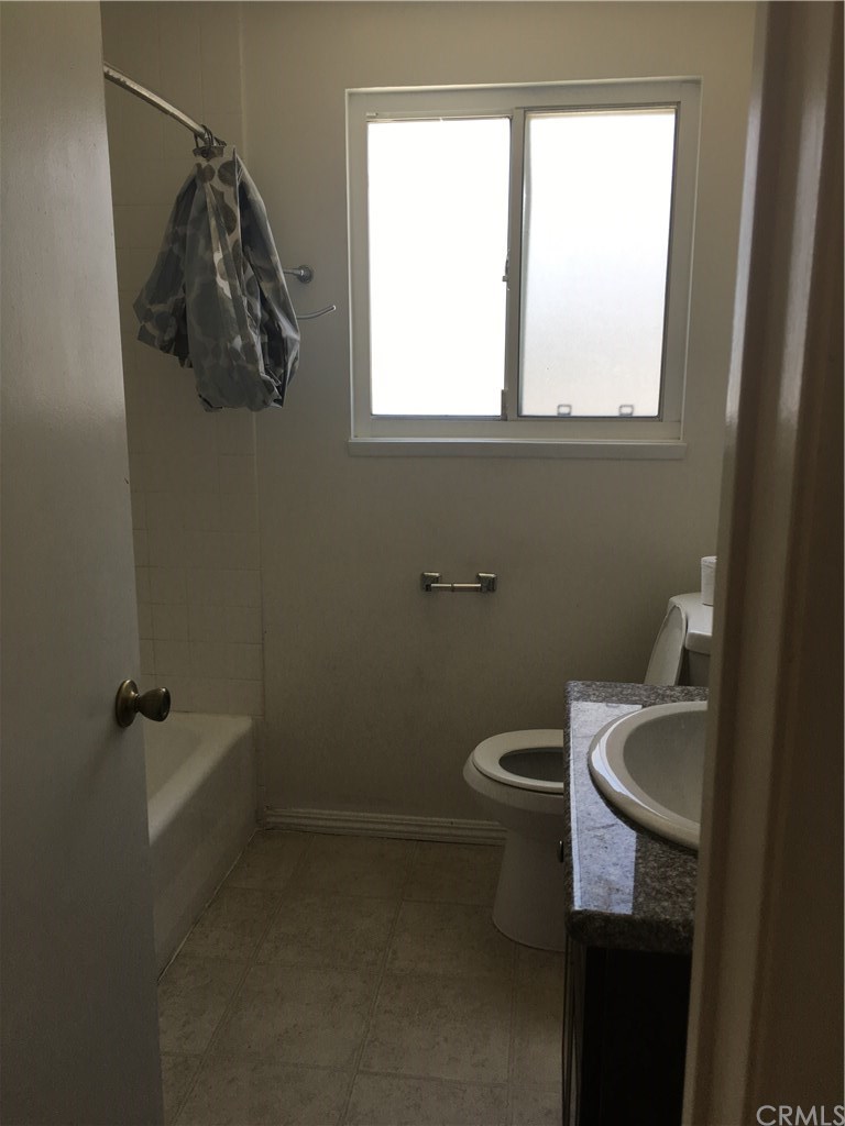 565 East Benbow Street Covina, CA 91722 - Photo 3 of 12 2nd bathroom end of hallway
