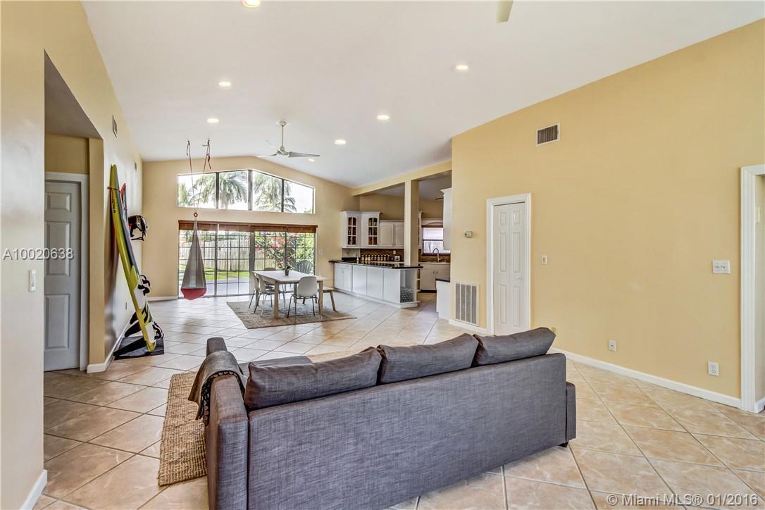 Ojus Miami, FL 33180 - Photo 9 of 13