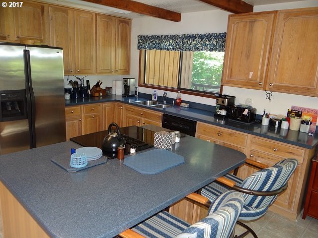 959 Crestview Drive Reedsport, OR 97467 - Photo 17 of 32