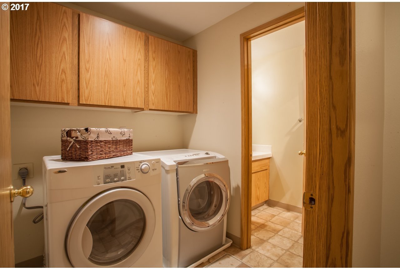 3730 Bell Road Northeast Salem, OR 97301 - Photo 12 of 22 Gallery Image 12