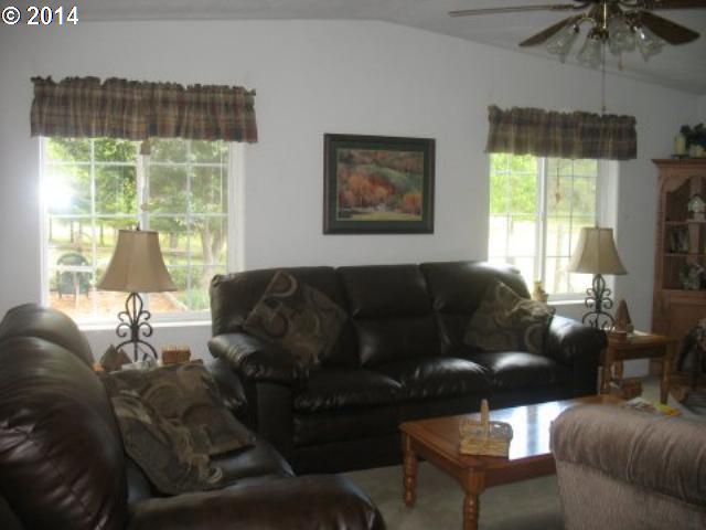 2856 Doerner Road Roseburg, OR 97471 - Photo 13 of 16 Gallery Image 13