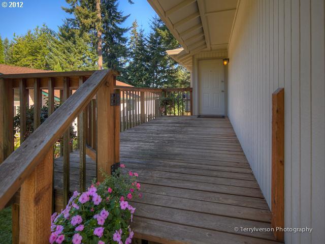 4609 Southwest Stephenson Street Portland, OR 97219 - Photo 2 of 16 Gallery Image 2