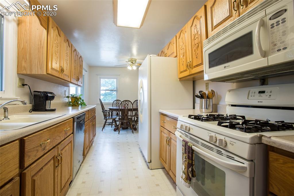 7890 Tannenbaum Road Colorado Springs, CO 80908 - Photo 11 of 36