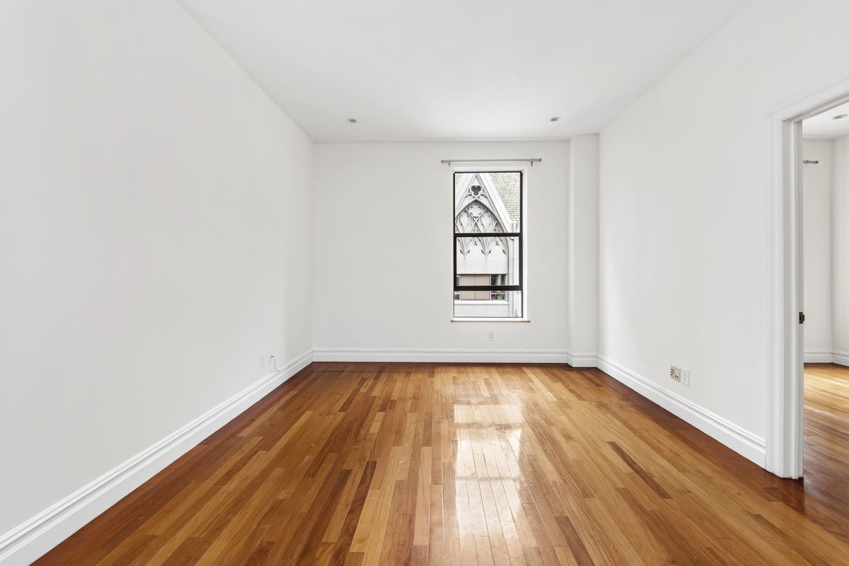 154 West 70th Street, Unit 9M Manhattan, NY 10023 - Photo 6 of 13