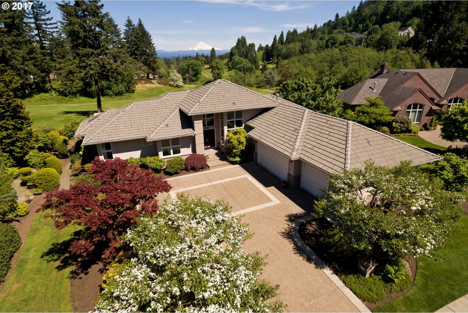 4140 Southeast Augusta Loop Gresham, OR 97080 - Photo 1 of 32 Gallery Image 1