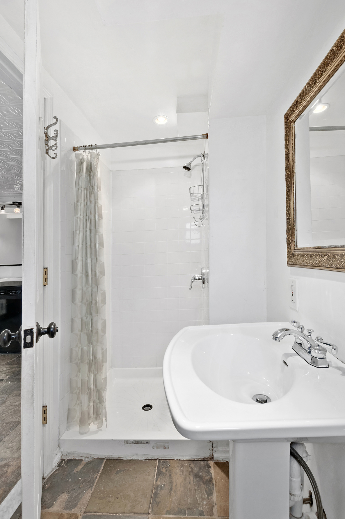 36 Eldert Street Brooklyn, NY 11207 - Photo 8 of 10