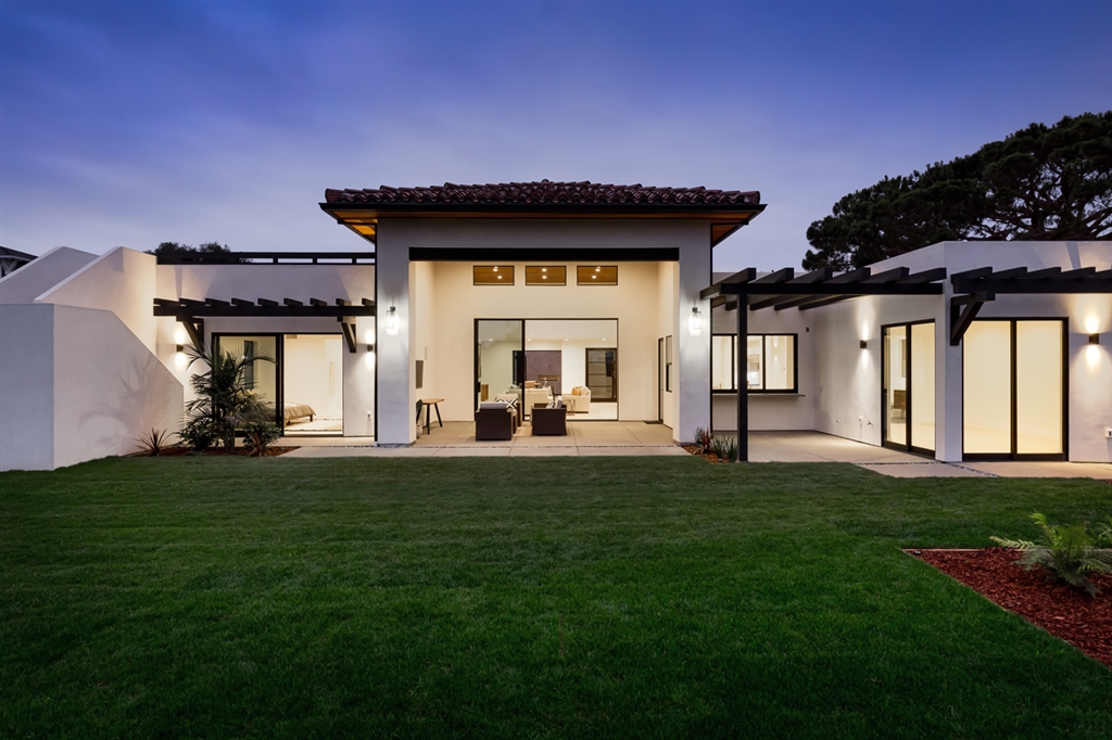 1114 Crest Drive Encinitas, CA 92024 - Photo 1 of 18