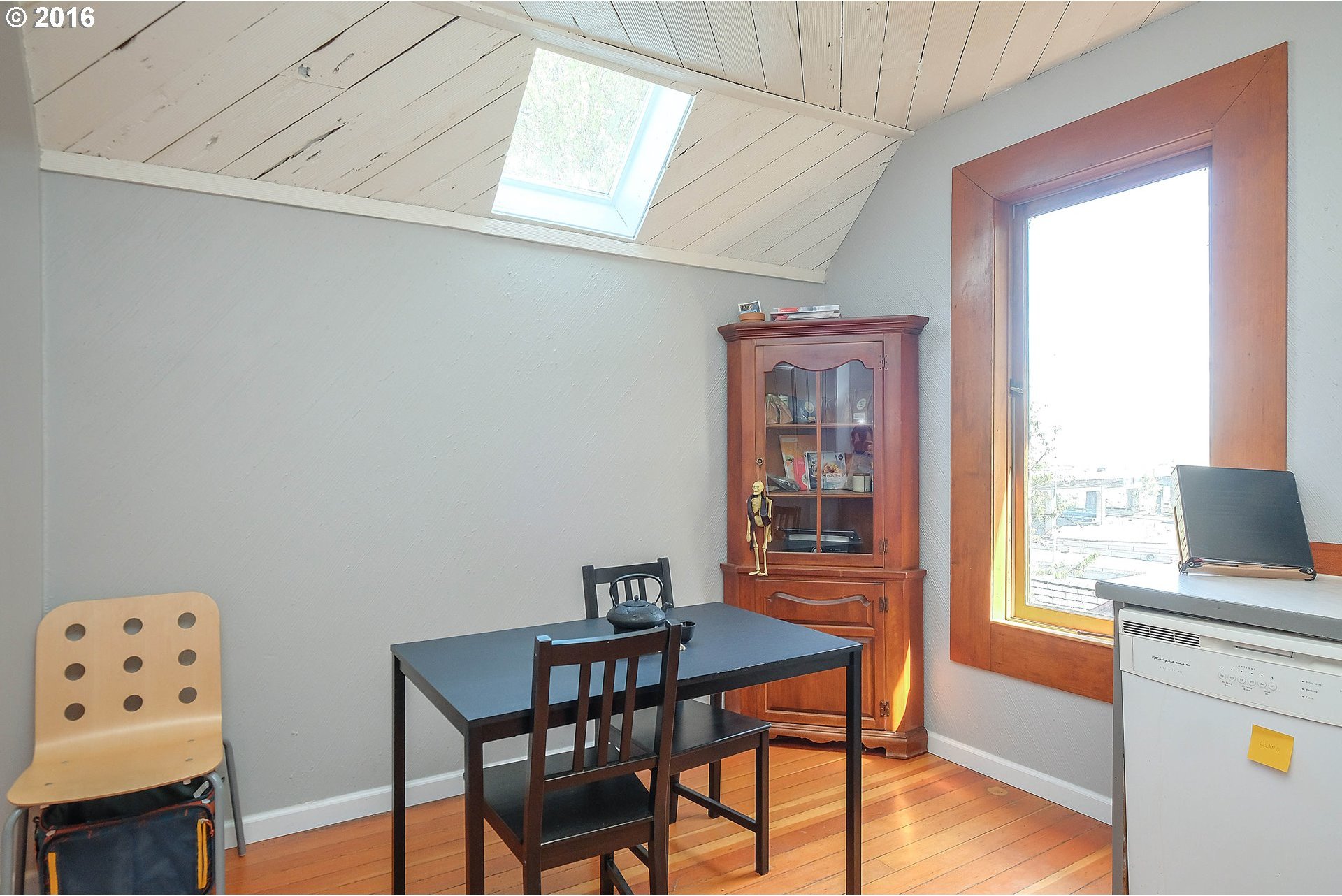 3206 Southwest Kelly Avenue Portland, OR 97239 - Photo 7 of 27