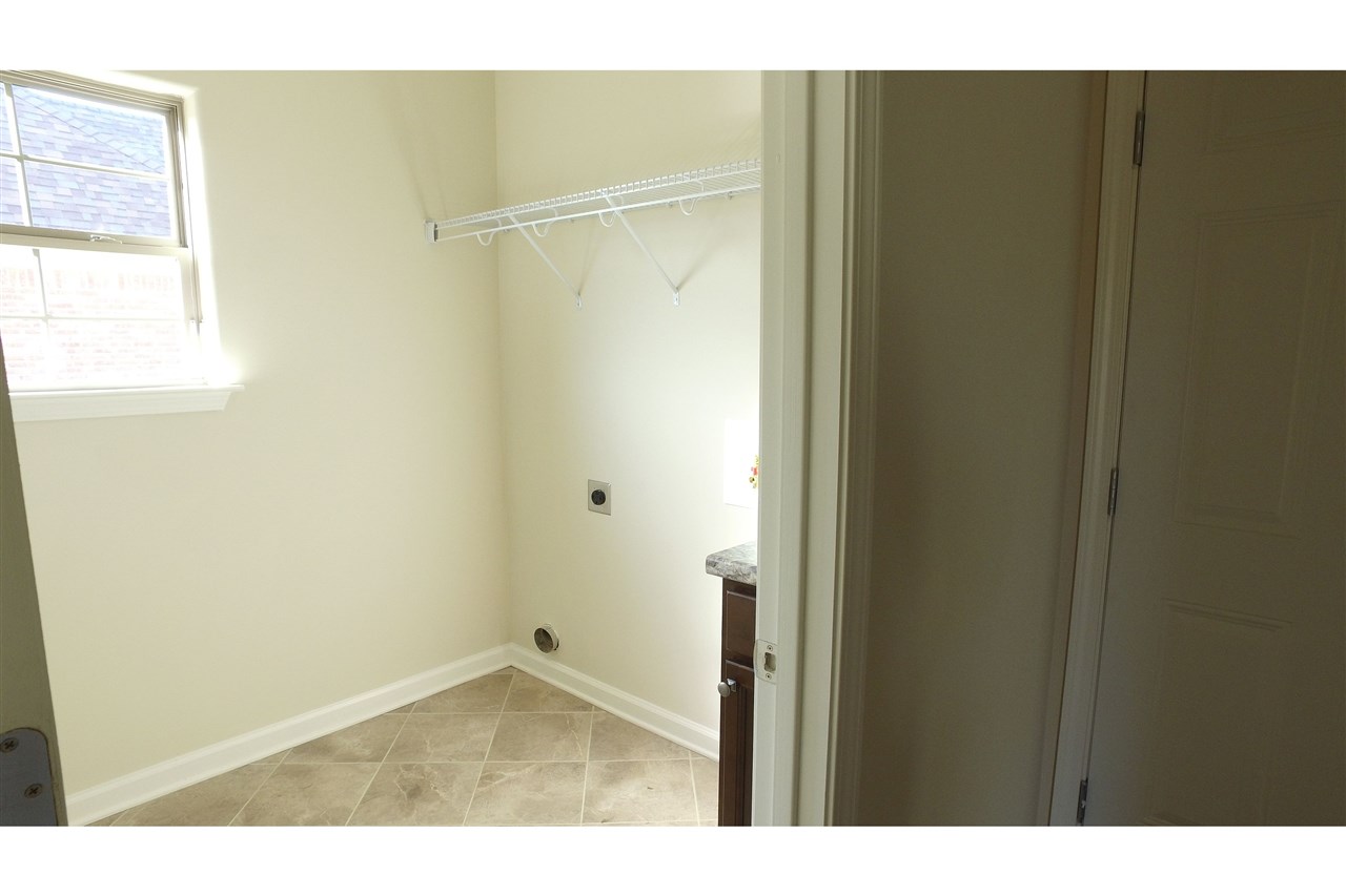 7693 Shadowcrest Road Memphis, TN 38125 - Photo 11 of 13 Gallery Image 11