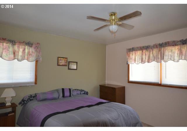 832 Chenowith Loop Road The Dalles, OR 97058 - Photo 7 of 15 Gallery Image 7