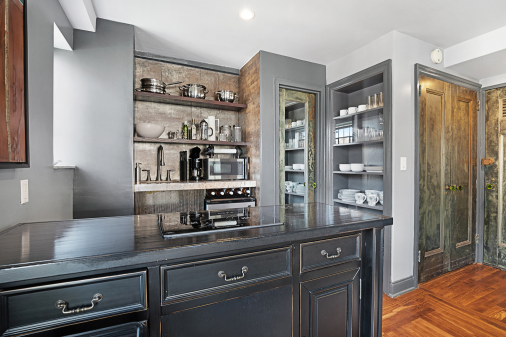 320 East 42nd Street, Unit 1901 Manhattan, NY 10017 - Photo 8 of 17