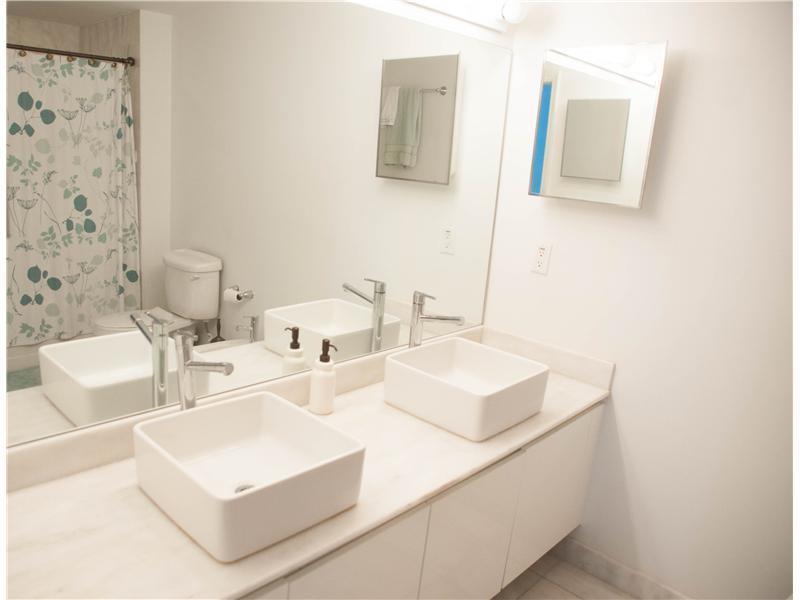 601 Northeast 36th Street, Unit 910 Miami, FL 33137 - Photo 13 of 16