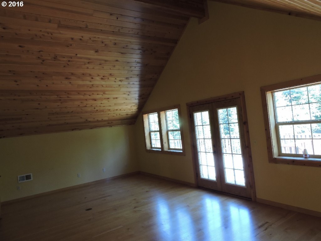 1330 Woodruff Road Roseburg, OR 97471 - Photo 14 of 24 Gallery Image 14