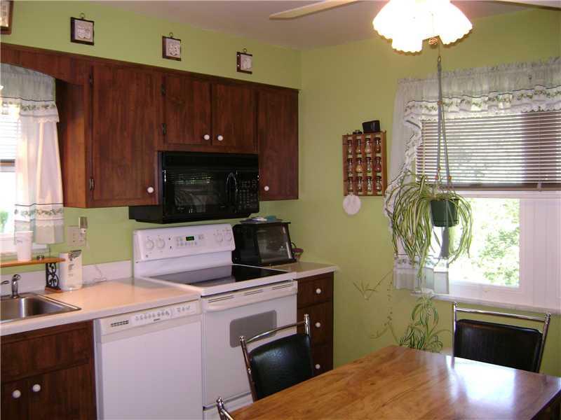 1247 Silver Lane McKees Rocks, PA 15136 - Photo 9 of 25