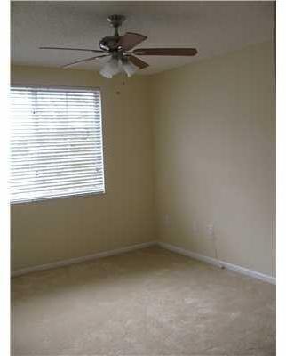 8020 North Nob Hill Road, Unit 8206 Tamarac, FL 33321 - Photo 6 of 9