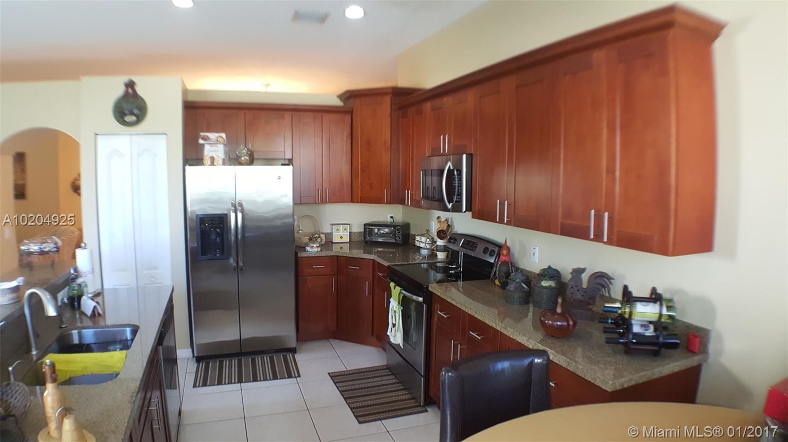 Encantada Pembroke Pines, FL 33029 - Photo 8 of 32