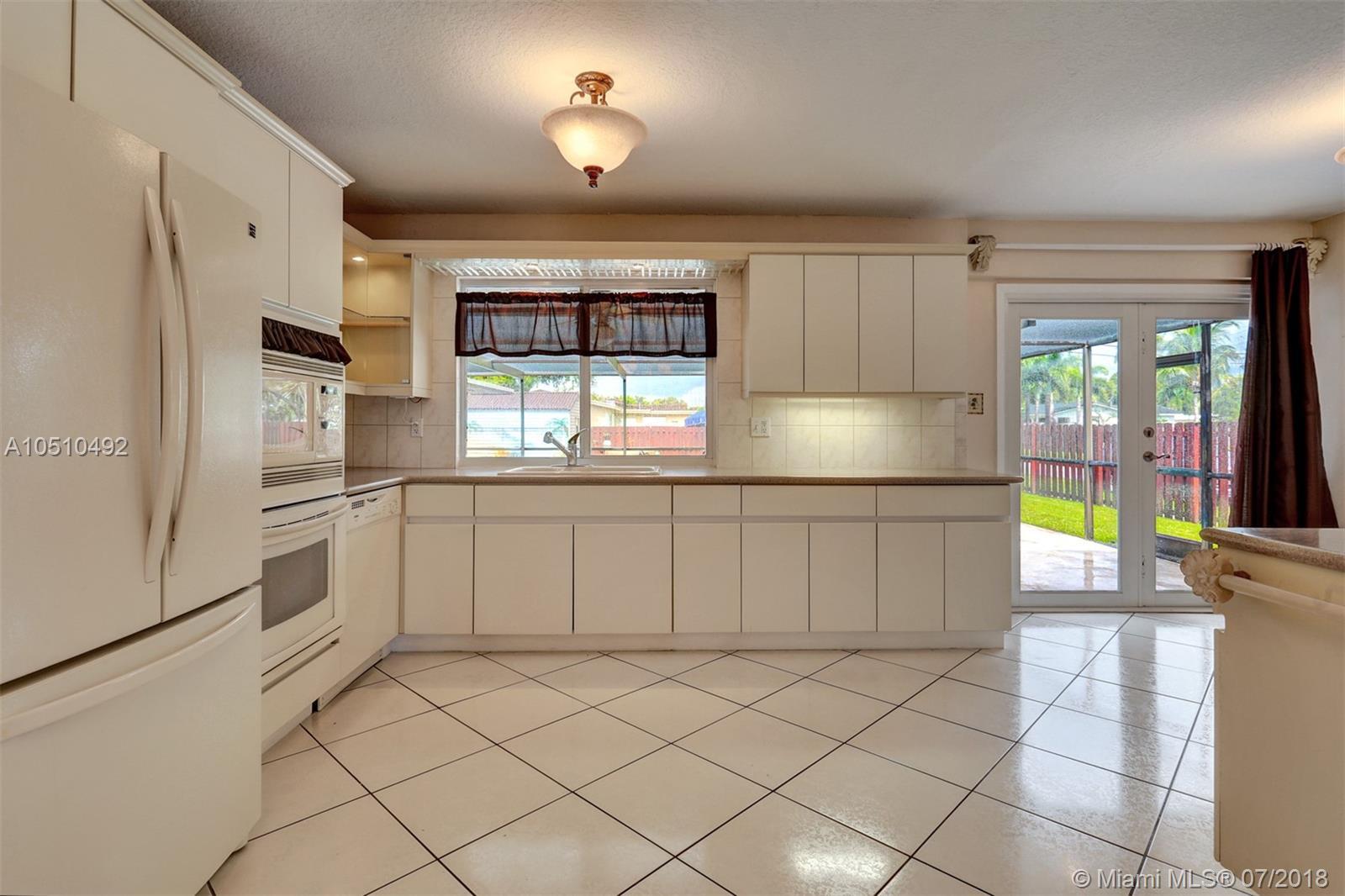 1910 North Park Road Hollywood, FL 33021 - Photo 8 of 30 Gallery Image 8