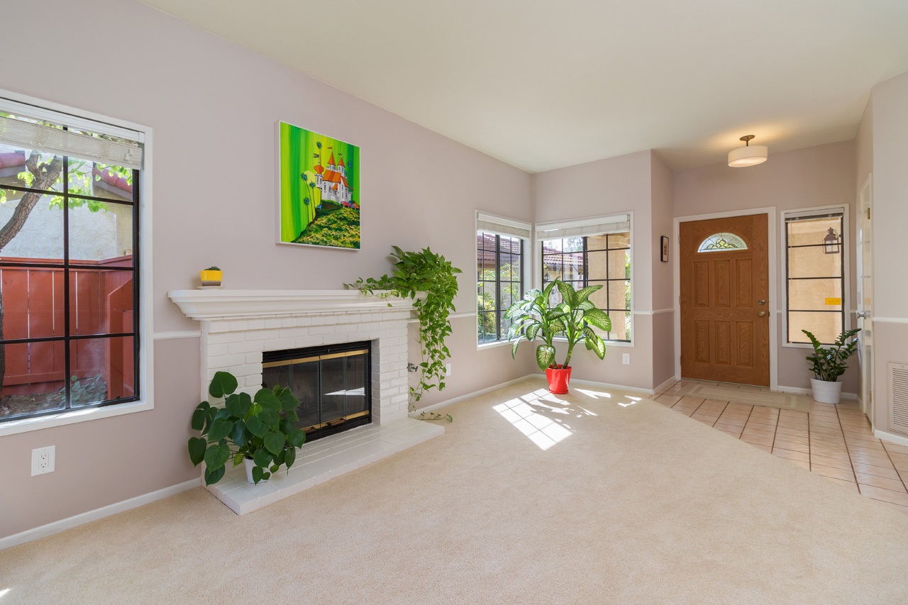 2125 Summerhill Drive Encinitas, CA 92024 - Photo 4 of 25