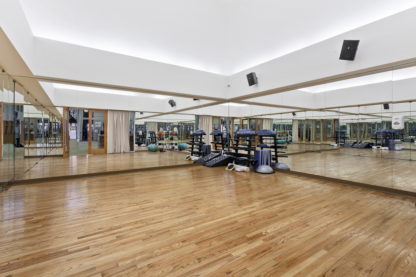 20 West Street, Unit 38B Manhattan, NY 10004 - Photo 10 of 13