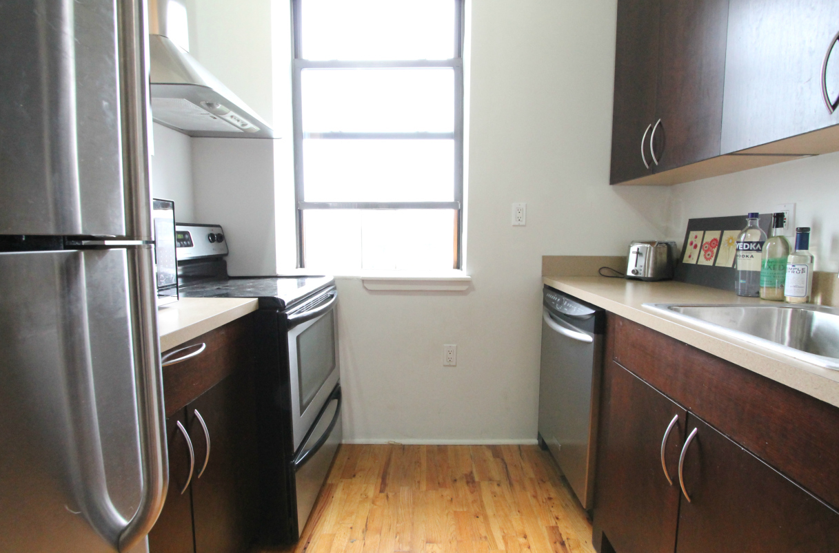 484 Humboldt Street, Unit 204 Brooklyn, NY 11211 - Photo 2 of 8