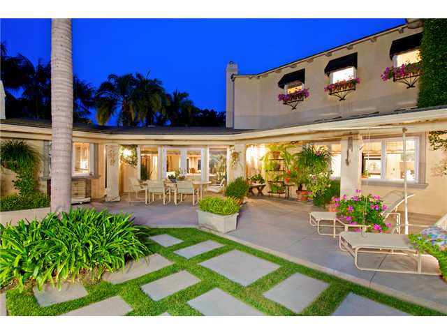 2670 Hidden Valley Road La Jolla, CA 92037 - Photo 13 of 24 Interior Courtyard