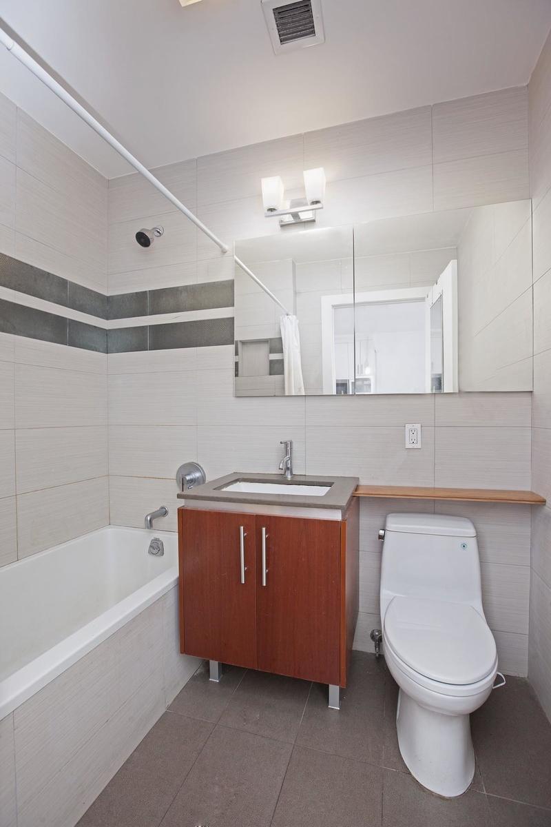 41-18 27th Street, Unit 7A Queens, NY 11101 - Photo 6 of 7
