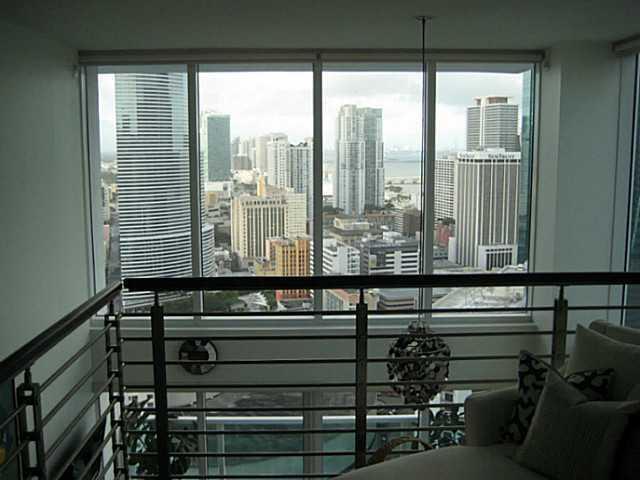 41 Southeast 5th Street, Unit 2201 Miami, FL 33131 - Photo 19 of 25