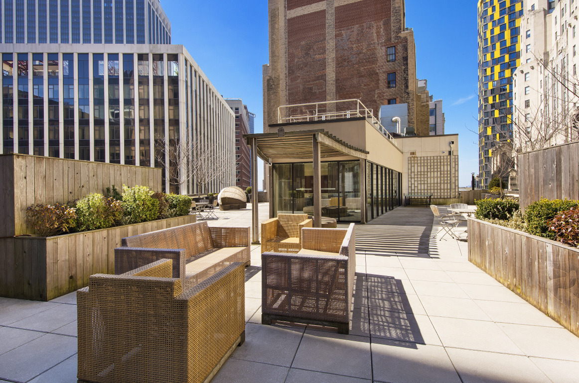 1 Wall Street Court, Unit 702 Manhattan, NY 10005 - Photo 8 of 13