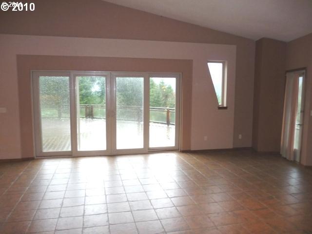 801 Mountain View Road Kalama, WA 98625 - Photo 10 of 16 Gallery Image 10