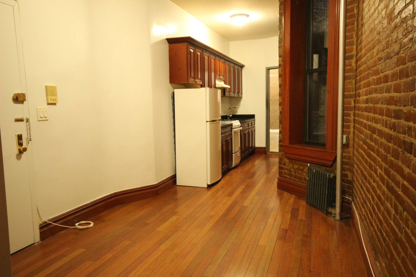 324 East 94th Street, Unit 1W Manhattan, NY 10128 - Photo 2 of 5