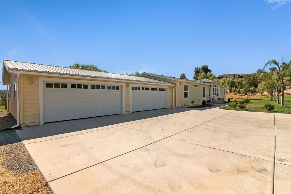 10145 Circle R Drive Valley Center, CA 92082 - Photo 4 of 22 Gallery Image 4