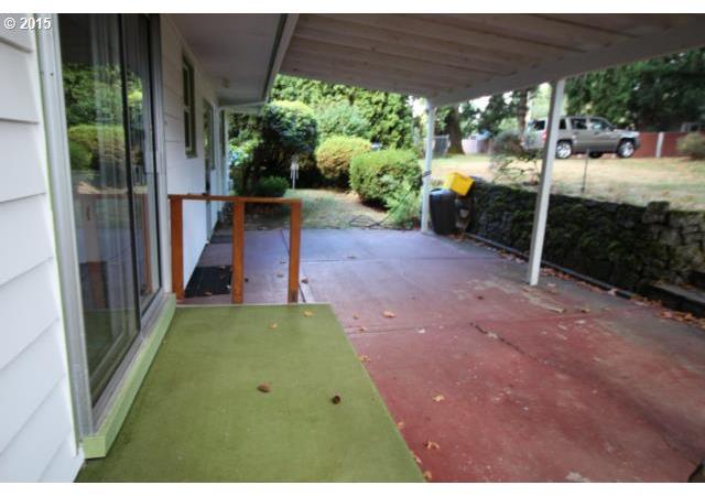 6918 Southeast Deardorff Road Portland, OR 97236 - Photo 12 of 14 Gallery Image 12