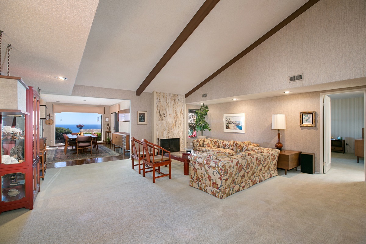 14066 Crest Way Del Mar, CA 92014 - Photo 4 of 23