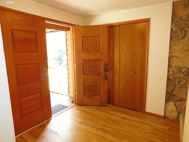 76471 Martin Creek Road Cottage Grove, OR 97424 - Photo 17 of 32 Gallery Image 17